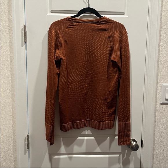 Lululemon Running Long Sleeve Shirt - Picture 4 of 4